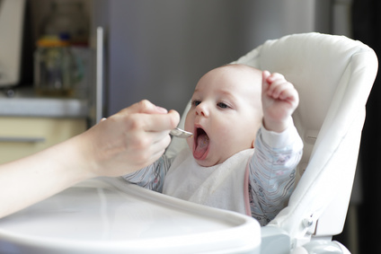 spoonfeeding-baby.jpg